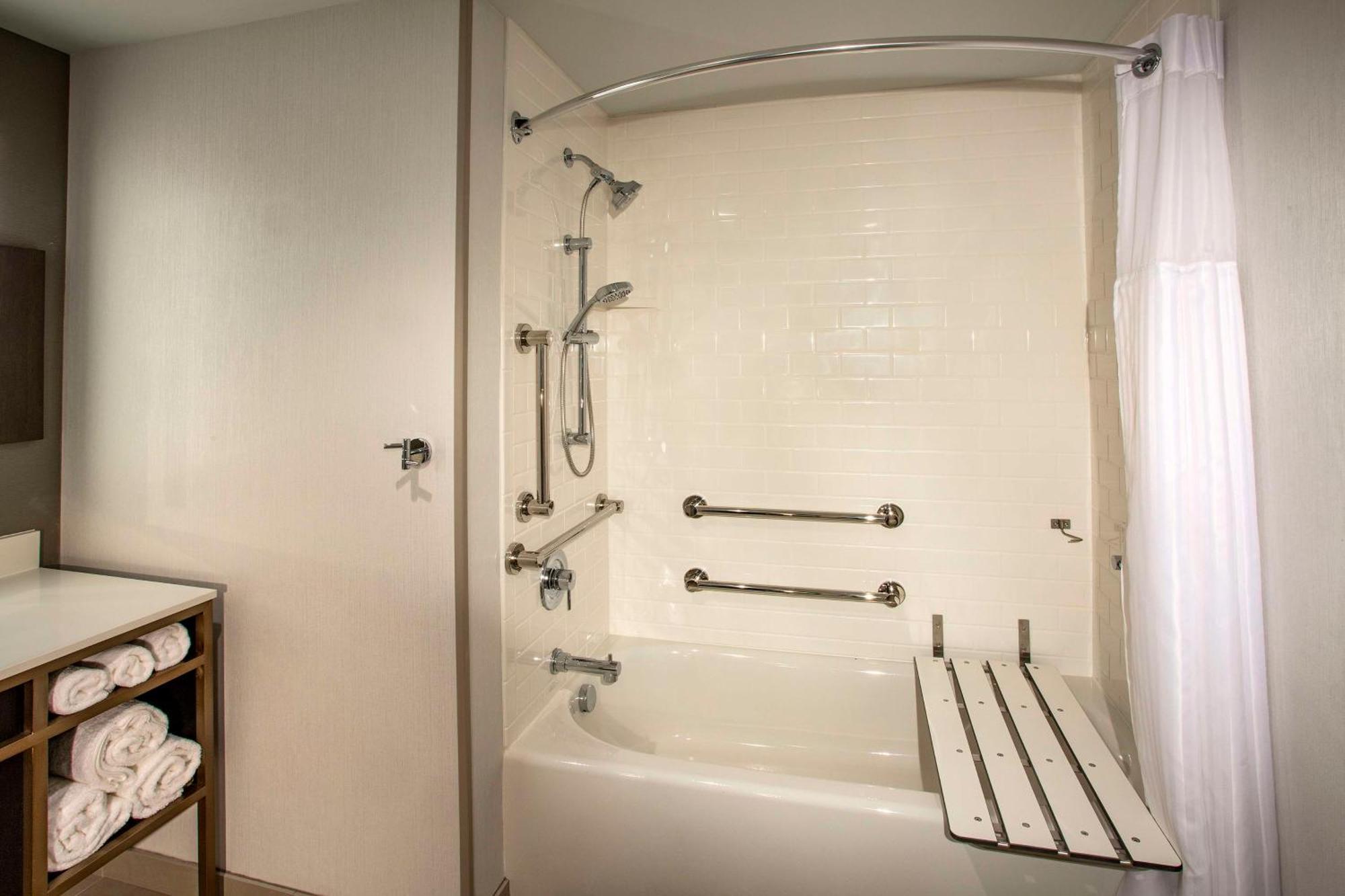 Hilton Garden Inn Redmond Wa Buitenkant foto